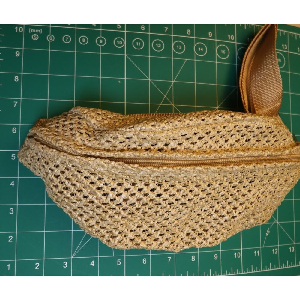 Straw Woven Belt Bag Crossbody Boho Beach Fanny Pack Beige NWT - Picture 6 of 7